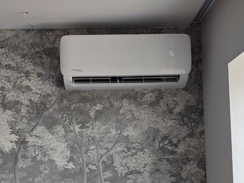 Установка кондиционеров Kentatsu Kanami Inverter с Wi-Fi в квартире Ирины в Барнауле