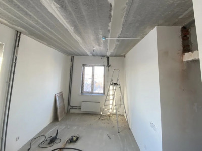 Закладка трассы под кондиционер в новой квартире Алены в Томске — аккуратная работа бригады Влад и Евгений от компании «Буран»