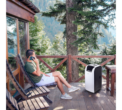 Мобильный кондиционер Electrolux EACM-09 RK/N6 Мобильный кондиционер Electrolux EACM-09 RK/N6