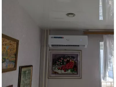 Установка кондиционера Loriot LAC-IN-12TA NEON в Новосибирске – комфорт и тишина для мамы Сергея