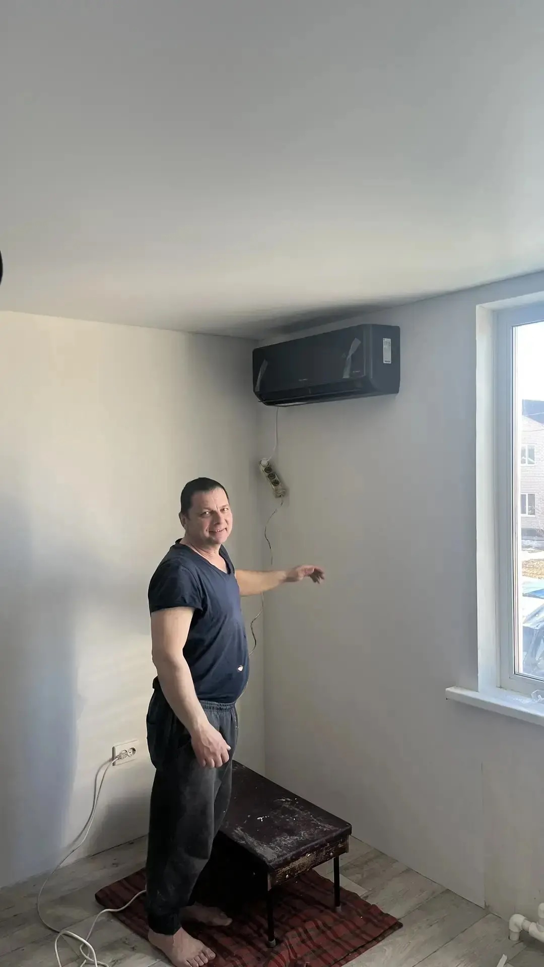 Монтаж внутреннего блока Royal Thermo Barocco в частном доме в п. Лесной 2